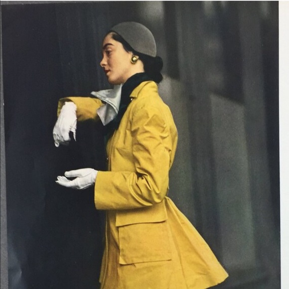 ! 1 Page/2 Sides from VTG 1951 Photo Book, Black Coat w Red Scarf, Yellow Coat - Picture 4 of 4